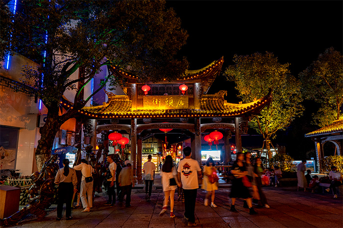 商業(yè)街區(qū)做亮化工程真能提升夜間經(jīng)濟(jì)嗎？