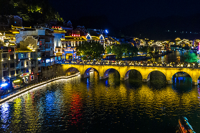 當(dāng)文旅亮化遇見(jiàn)科技：景區(qū)如何打造沉浸式夜游體驗(yàn)？