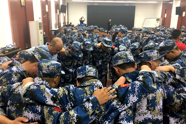 第六屆河南牛商爭霸賽正式開賽，明亮照明全力以赴！