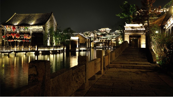 旅游小鎮(zhèn)景觀亮化推動夜游經(jīng)濟(jì)發(fā)展的助燃劑