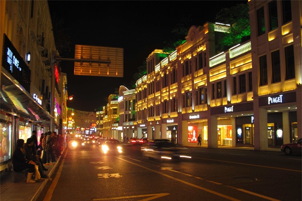 如何做好一個好的商業(yè)街夜景照明設計？