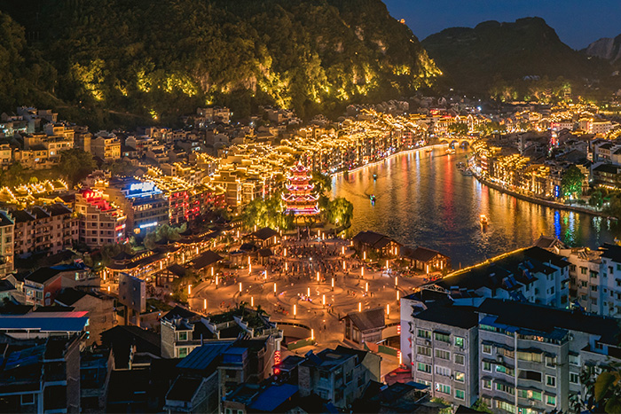 夜游門票賣爆的真相：景區(qū)亮化工程如何打造沉浸式文化IP？