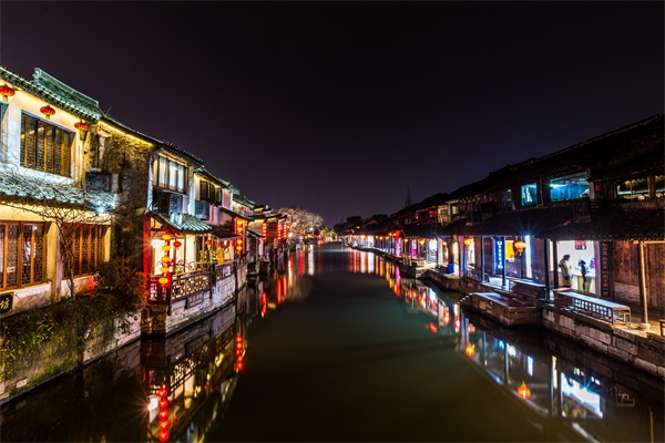 文旅特色小鎮(zhèn)燈光照明要如何科學規(guī)劃？