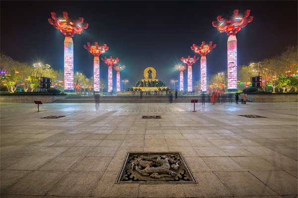 城市廣場(chǎng)亮化照明應(yīng)該如何設(shè)計(jì)？