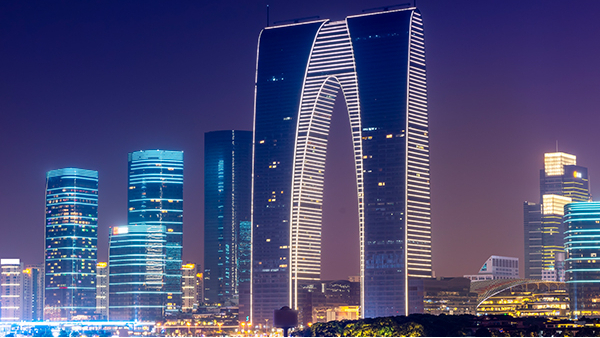 超高層建筑亮化這樣設(shè)計(jì)能有獨(dú)特的燈光效果