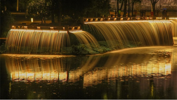 河道景觀(guān)亮化設(shè)計(jì)能夠滿(mǎn)足游客的觀(guān)賞需求