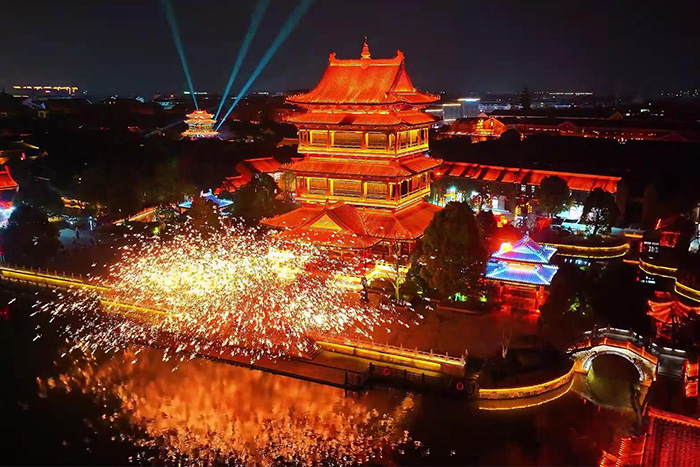 游客為啥提前離場？因為沒有燈光亮化的景區(qū)夜景“毫無看點”！